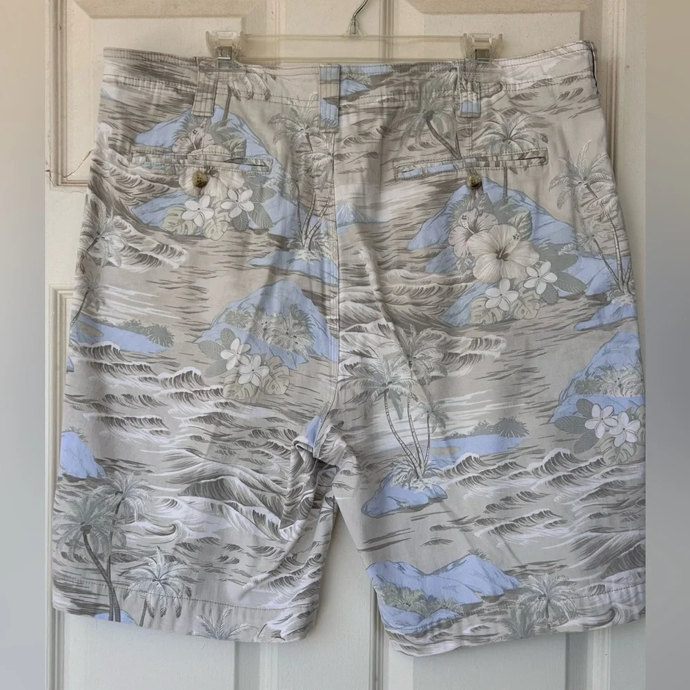 Tori Richard Honolulu Men’s 10” Shorts Muted‎ Tropical Print Size 40
